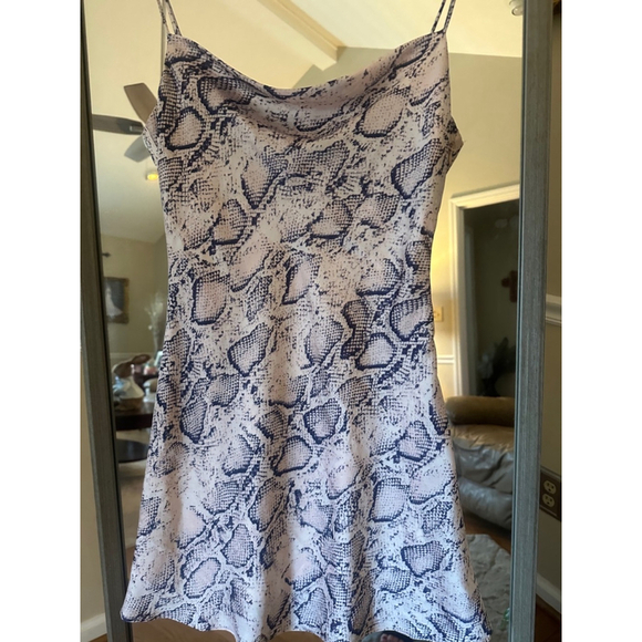 Women's Victoria + Sophia Dress Size S Pink Snake Print Mini - Picture 3 of 5